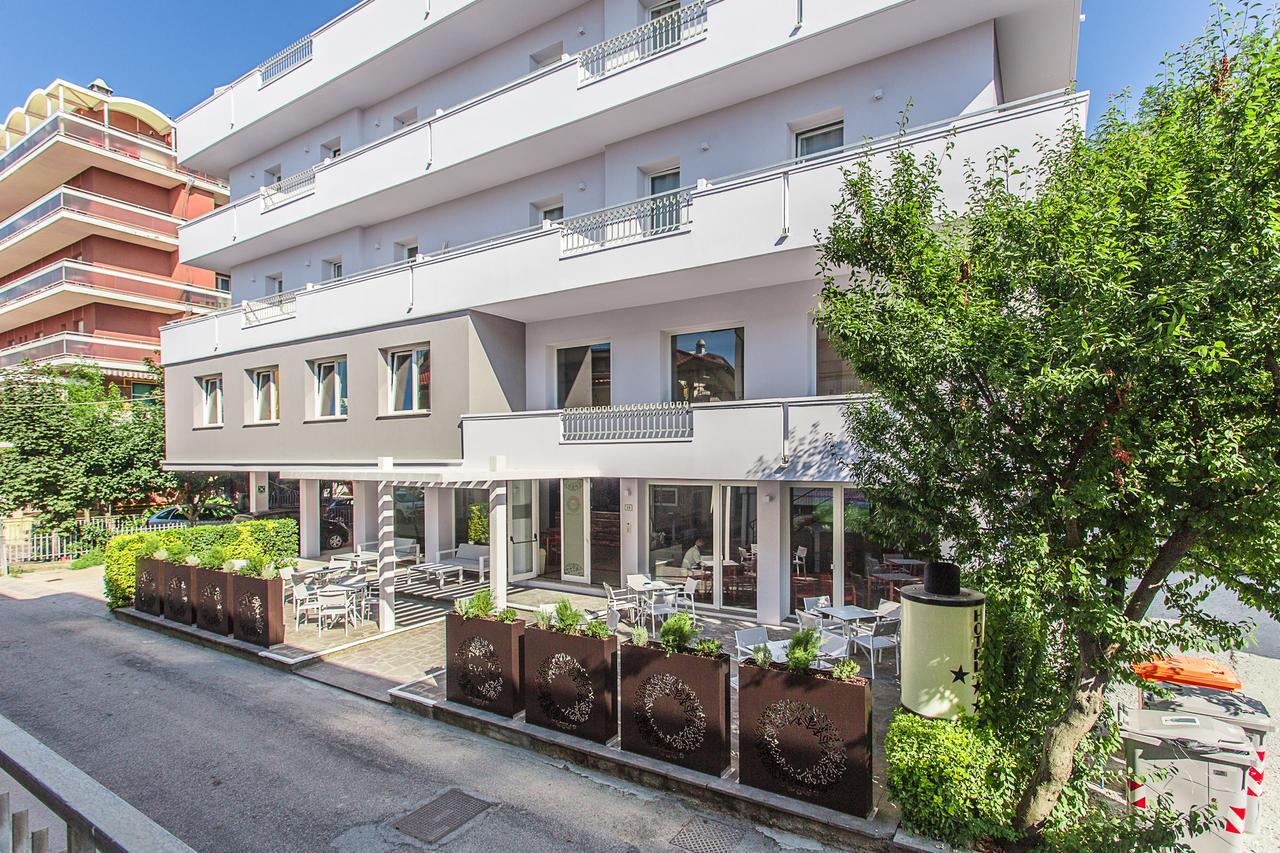 Evo Boutique Hotel & Spa Bellaria-Igea Marina Exterior photo